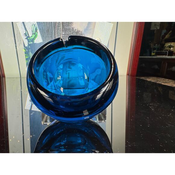 Viking Bluenique orb ashtray - Picture 2 of 3